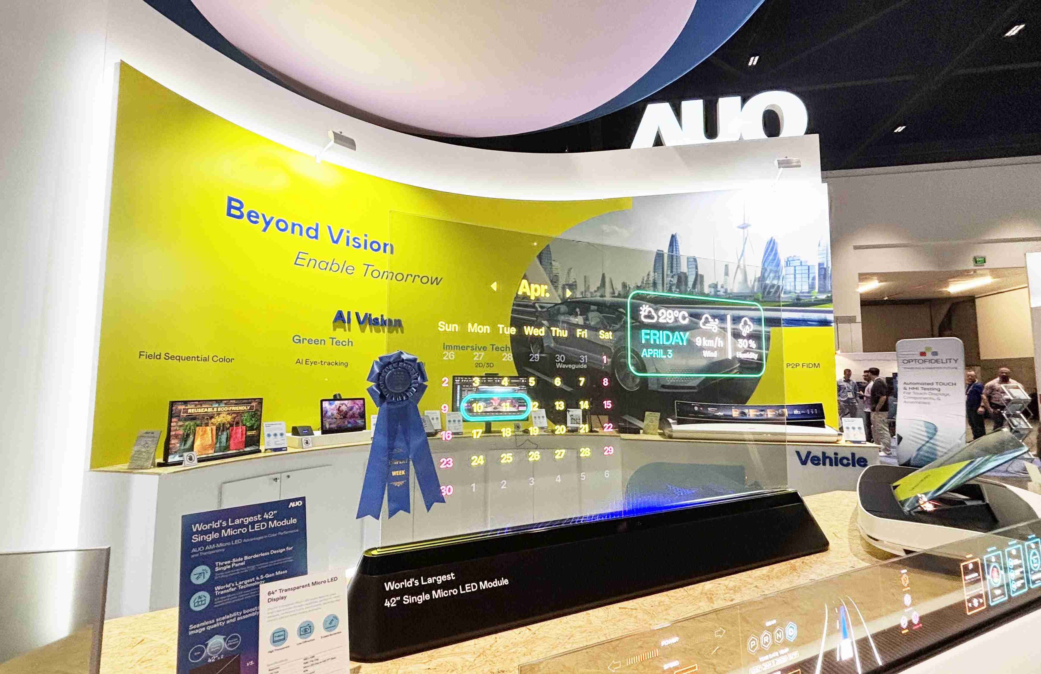 财神娱乐64吋透明Micro LED显示器获〝最佳Micro LED技术应用奖〞，，其绝妙的透明穿透特性，，，同时具备1,000 nits的高亮度表现，，，，并透过精细的无缝拼接延伸，，可依需求灵活应用于多元场域，，，展现出Micro LED显示技术划时空的无限潜力